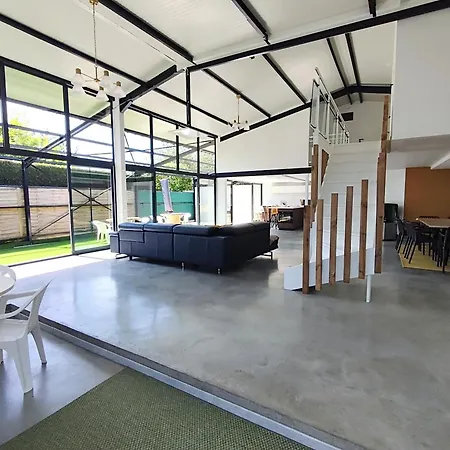 Loft Lumineux, Piece De Vie 100m2, Parking Prive